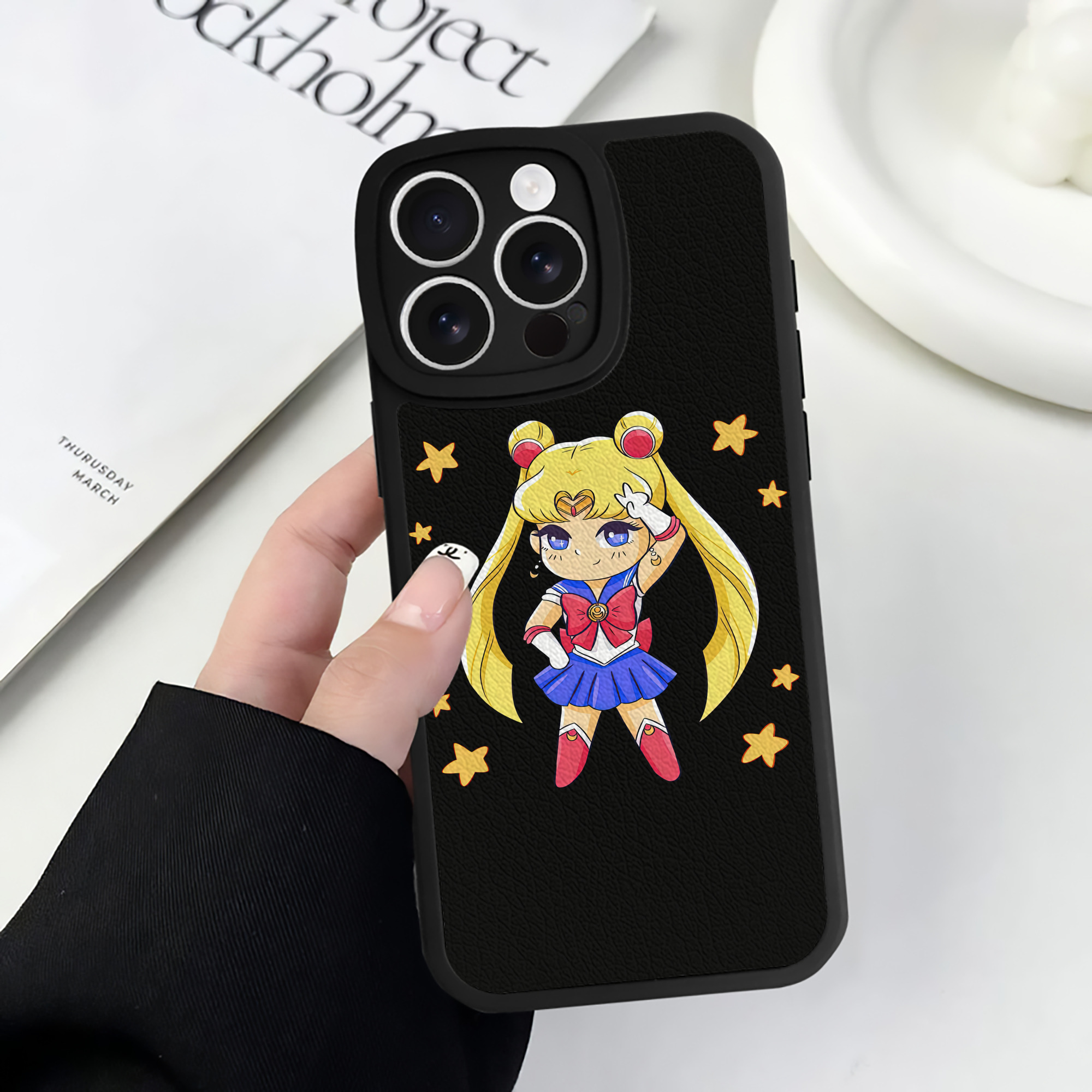 （画像用） 美少女戦士セーラームーン 月野 うさぎ つきの うさぎ Sailor Moon Tsukino Usagi 【iPhone 16シリーズ対応】シリコンスマホケース（レザー調） 材質：シリコン